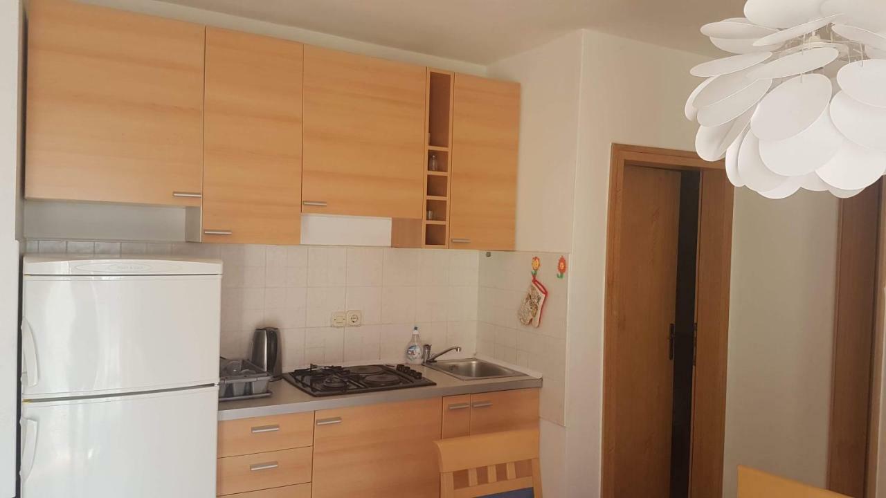 Apartment Zeljka เนเรซีน ภายนอก รูปภาพ