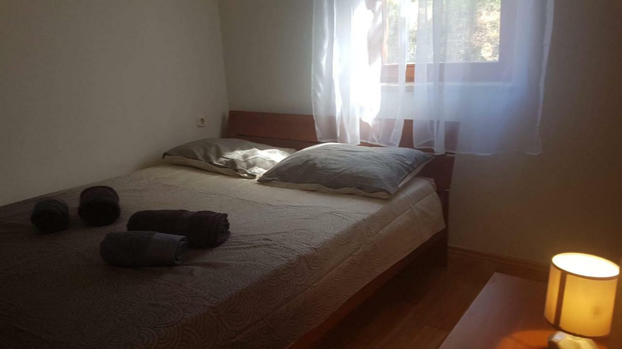 Apartment Zeljka เนเรซีน ภายนอก รูปภาพ